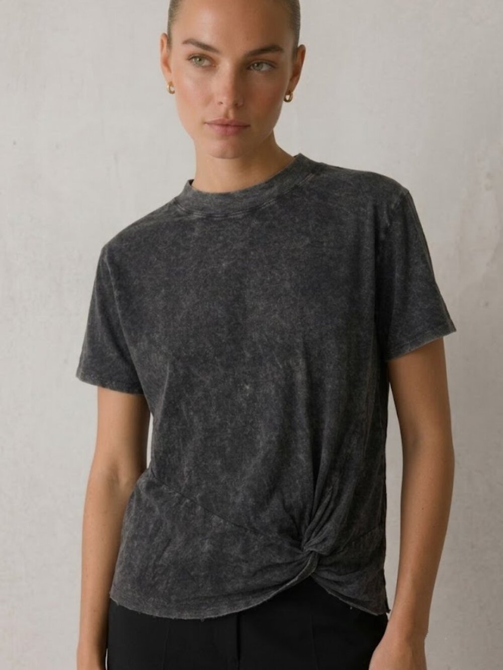 Asymmetric Knot Tee in Mineral Wash_NEW